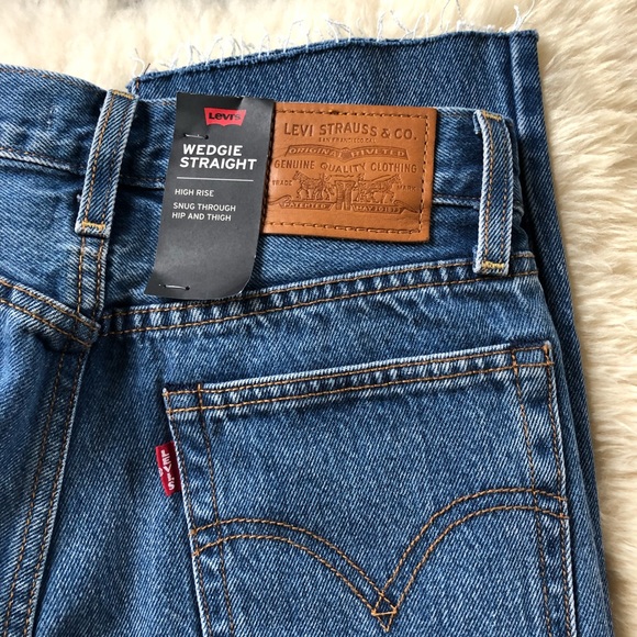 NWT Levi’s Wedgie Straight Crop Ankle Jeans - Picture 7 of 8